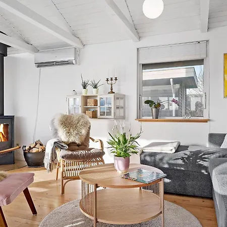 3 Bedroom Amazing In Dom wakacyjny *