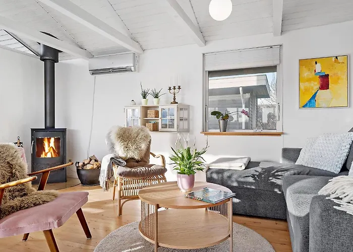 3 Bedroom Amazing In Dom wakacyjny *